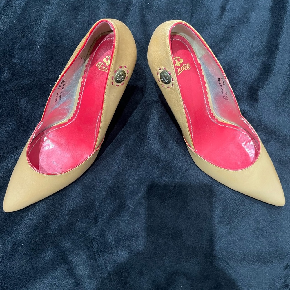 Dereon heels ( Beyoncé’s old brand)